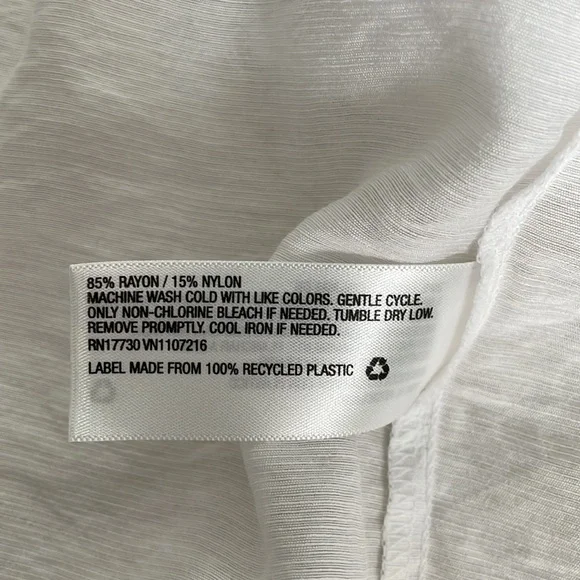 White shirt - Picture 5 of 5